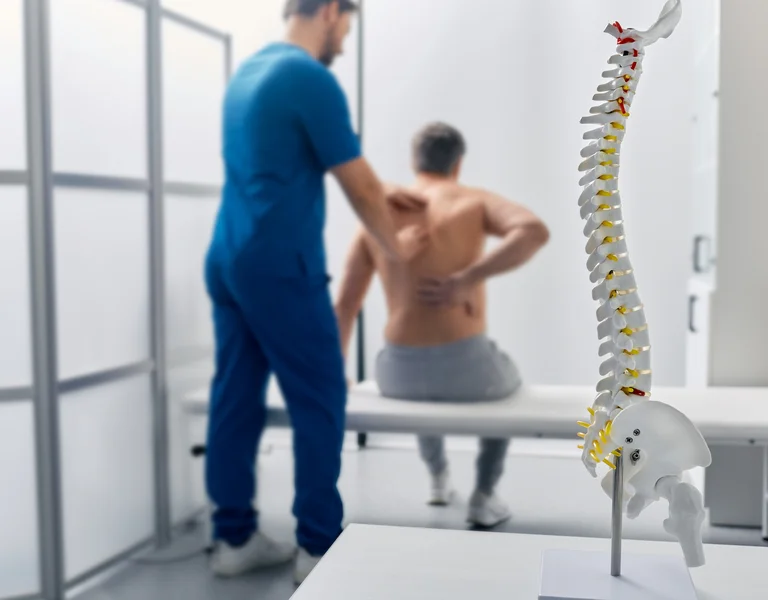 Patient mit Rückenschmerzen
